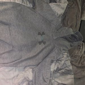Under Armour Sweatshirt